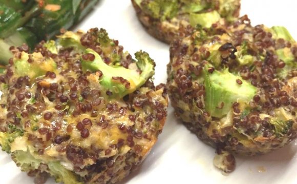Cheesy Broccoli Quinoa Bites